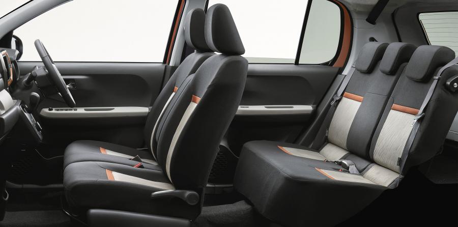 Интерьер Daihatsu Boon CiLQ 2018 года  (фото 3 из 7)